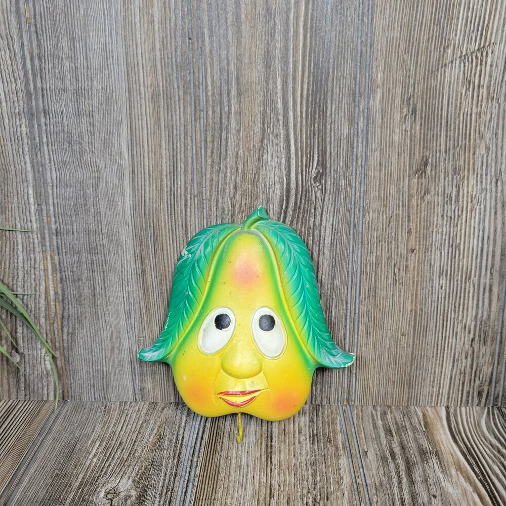 Vtg 1970 Miller Studio Chalkware Pear Wall Plaque Anthropomorphic Kitchen Hook